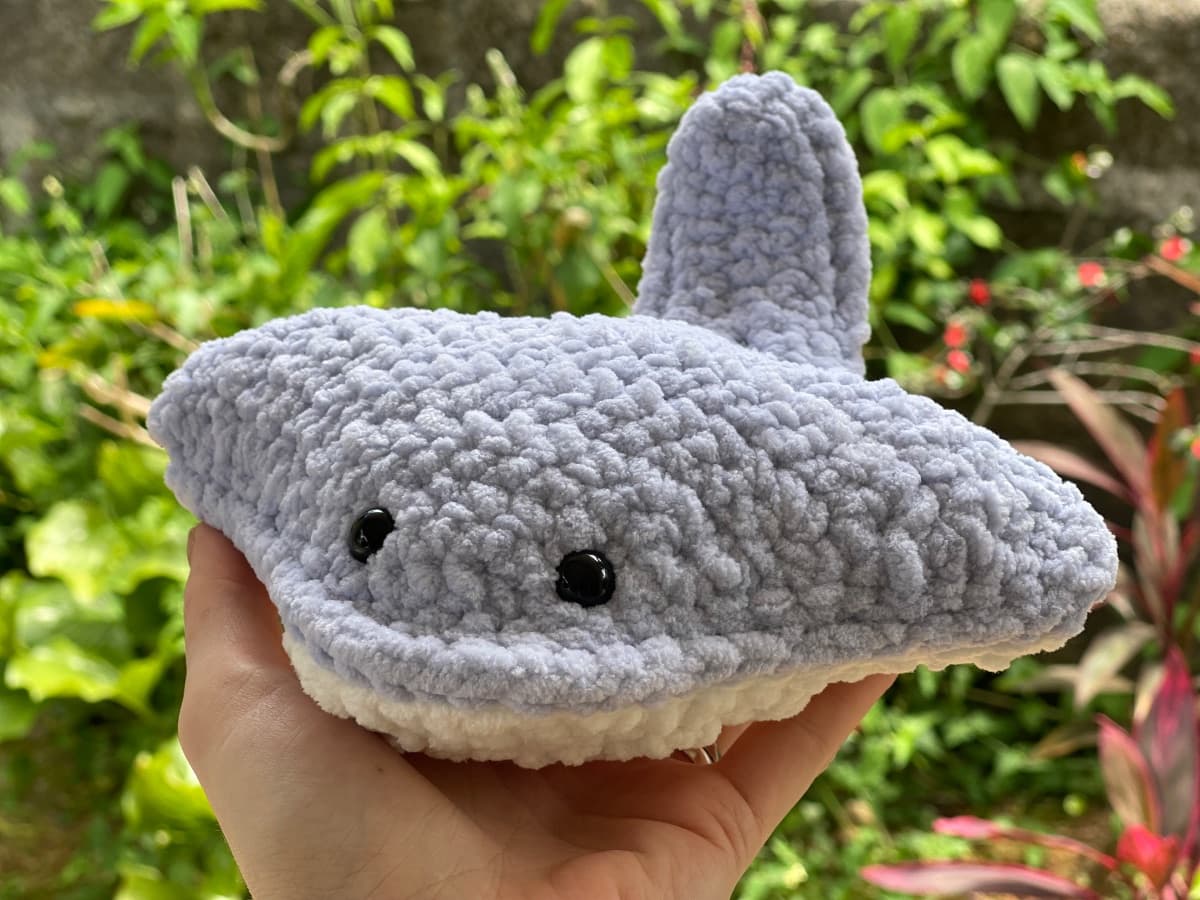 Handmade crochet stingray 3